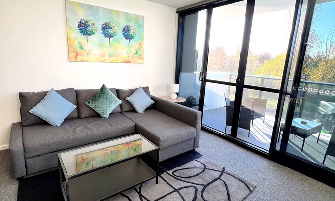 Phillip Appartement | Fab in Phillip - 2bd 2bth Apt