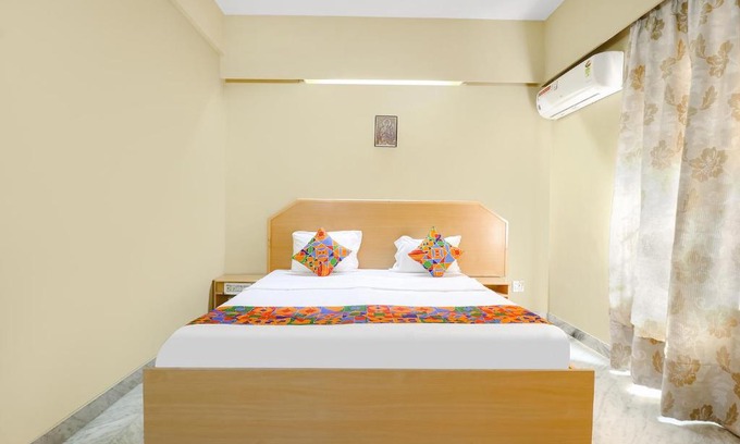 Krishnarajapura Hôtel | FabExpress Sri Sathya Sai