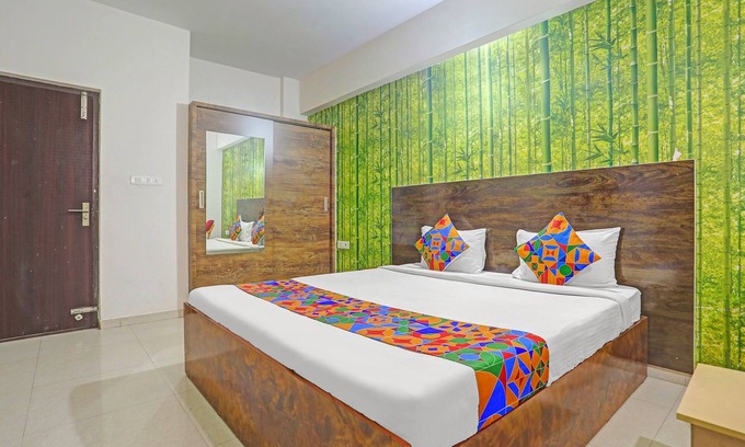 RR Nagar Hôtel | FabHotel Balaji Luxury - Near Jakkur Cross, Manyata Tech Park