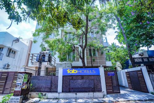 Perambur Purasavakam Hôtel | FabHotel Home Tree Service Apartment - Nr Anna Tower