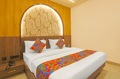 Paharganj Maison | FabHotel Mishika Inn Near New Delhi Railway Station