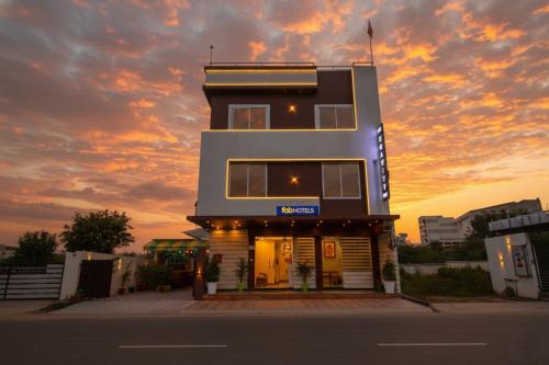 Rau Hôtel | FabHotel The Gravity Inn