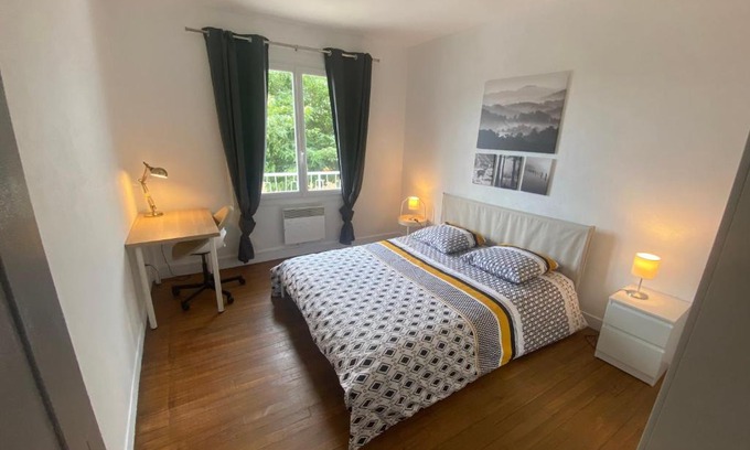 Saint-Gaudens Appartement | Fabuleux T3 climatisé de 85 m2, situé au calme avec grand parking gratuit privé ,Fibre wifi