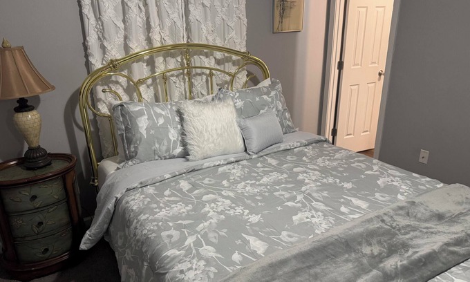 Wilmington Maison | Fabulous 3-bedroom- 3 bath house in prime location in Wilmington