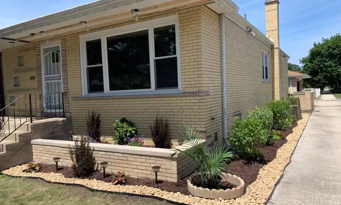 South Deering Maison | Fabulous 3-bedroom house with AC in Chicago