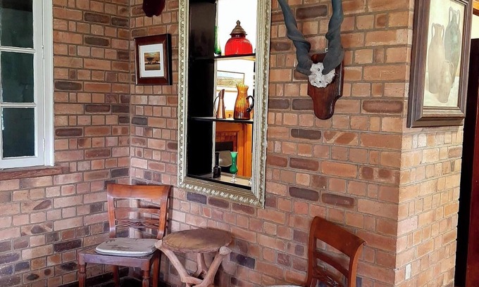 Hekpoort Autre | Fabulous 4-bedroom farmhouse in Hekpoort with stunning views