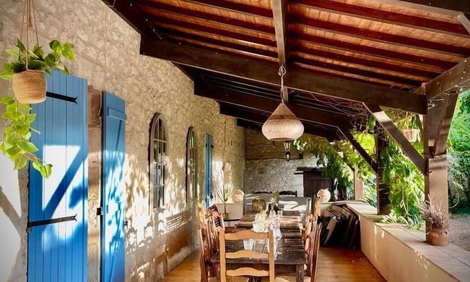 Eymet Maison | Fabulous 9-Bed House in Eymet