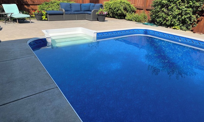 East Hill Maison | Fabulous Family Home with Pool