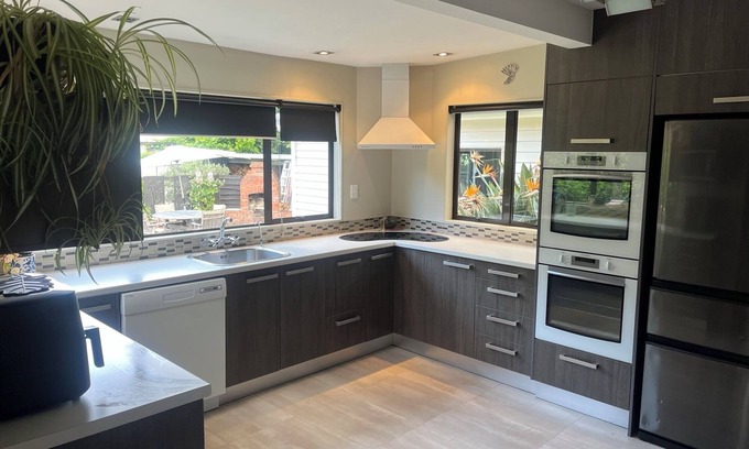 Richmond Maison | Fabulous family space! 6 bedrooms and large private garden.