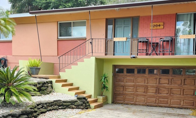 Cocoa Maison | Fabulous Mid-Century Modern 3 Bedroom with King Master Suite