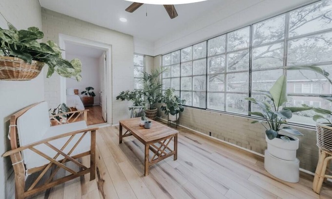 Caddo Heights-South Highlands Appartement | Fabulously Furnished Forest - 2BR/1BA