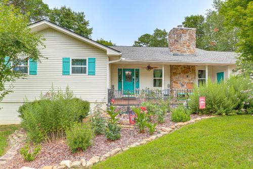 Fairfield Bay Maison | Fairfield Bay Home On Golf Course with Fenced Yard!
