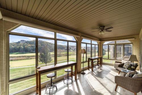 Camdenton Villa | Fairway to Heaven in Old Kinderhook - Villa on 14th Fairway of Golf Course