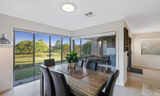 Windaroo Appartement | Fairway Village @ Windaroo Lakes Golf Club