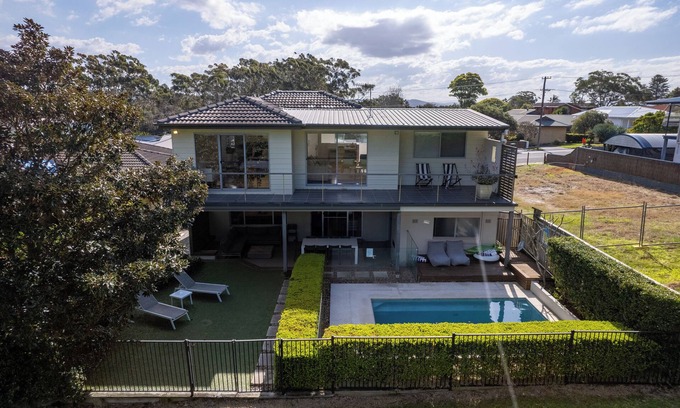 Shelly Beach Maison | (JUSTE LISTE) FAIRWAYS, 6 chambres, piscine, donnant sur le parcours de golf de Shelly Beach
