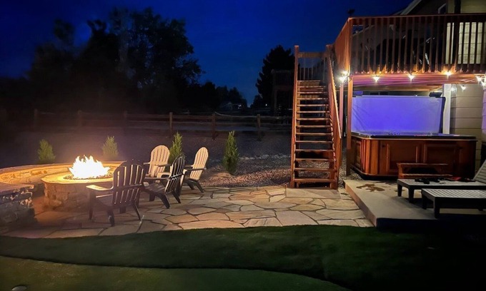 Gleneagle Maison | Falcon's Nest | hot tub/games/mins to USAFA&hiking
