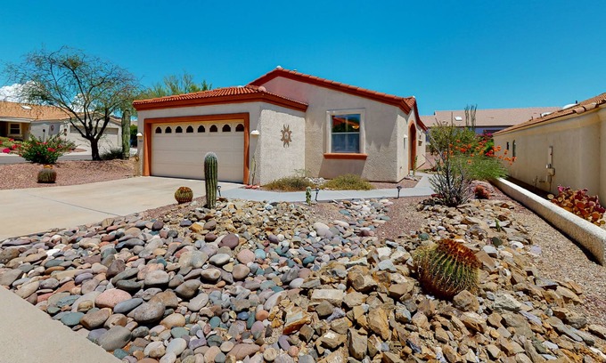 Tucson Estates Maison | Falcon View | Mtn-view house near Saguaro National Park with office, patio, W/D