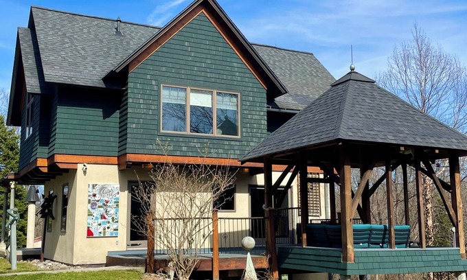 Trumansburg Maison | Perfect for friends and family summer getaway!!!Outdoor activities galore!