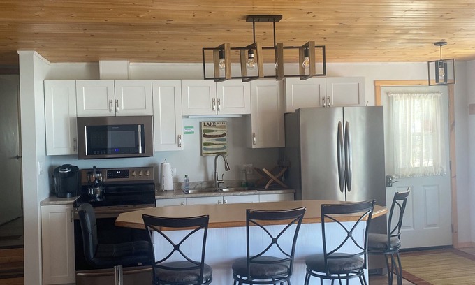 Kingsville Cottage | Never pay a cleaning fee! Birdwatching Haven:Uncover the Island's Avian Paradise