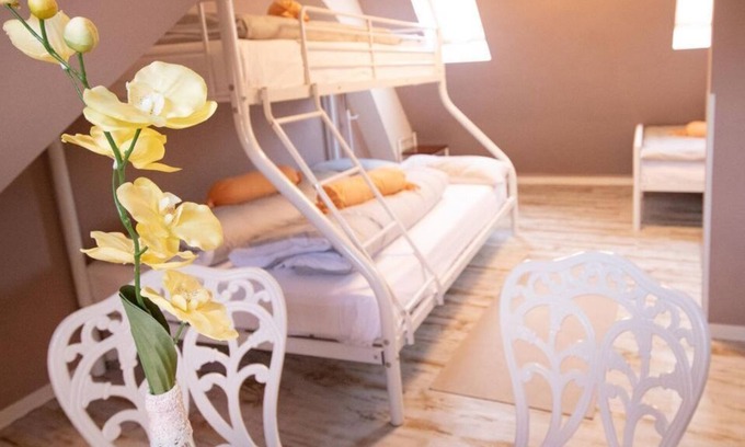Neustadt an der Weinstrasse Maison | Family room small - Historia Hotel