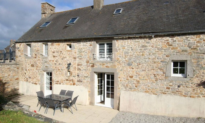 Saint-Germain-le-Gaillard Cottage | Maison familliale, spa privé, jardin et vélos à dispo, près de la plage!