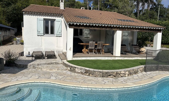 Le Collet Maison | Familiale, piscine, climatisation.