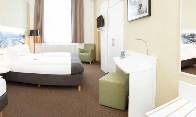 Guestrow Maison | Familienzimmer 3 Personen - Hotel am Schlosspark +
