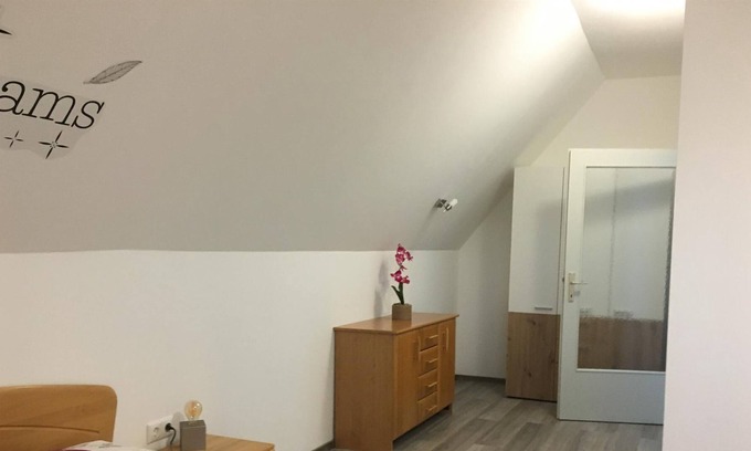 Neusiedl am See Appartement | Familienzimmer, Dusche, WC - Pension Seeblick Latzko