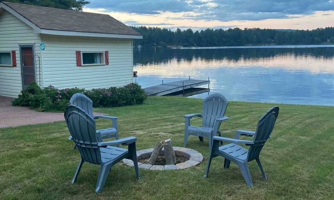 Combermere Maison | Family beach front with flat shoreline for swimming and water front living space