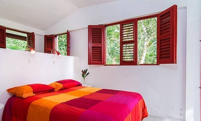 Los Cacaos Maison | Family Cabin by the River, EcoTurism, Wifi, Pet Friendly @drvacationsrental