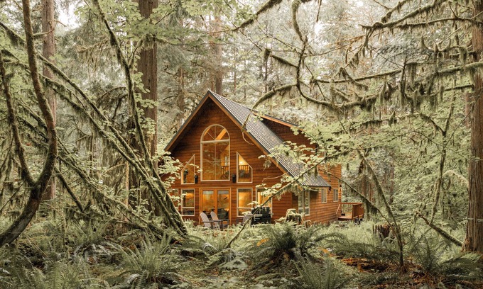 Glacier Cabine | Family Cabin on Quiet Cul-de-Sac with Hot Tub and Cedar Sauna near Mt Baker
