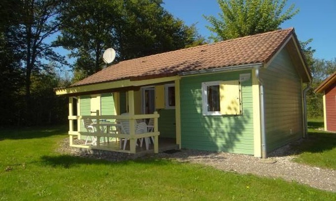 Travexin Maison | Chalet familial au cœur de la nature avec terrasse et barbecue