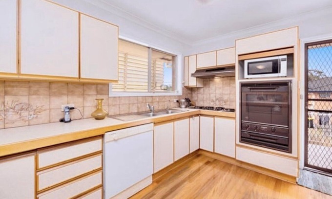 Upper Mount Gravatt Cottage | Family Cottage Near Westfield