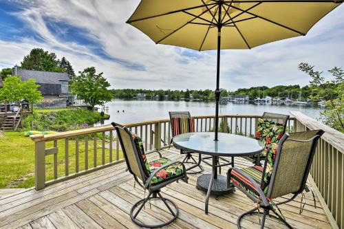 Chaumont Maison | Family Cottage on Chaumont Bay, Walk to Downtown