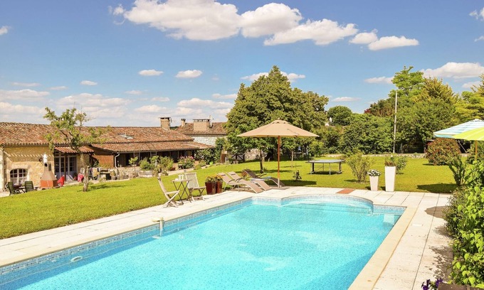 Saint-Eutrope-de-Born Cottage | Chalet de charme avec piscine