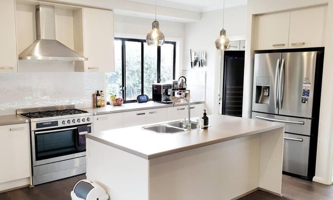 Gillieston Heights Maison | Family Entertainer - Firepit, Ducted AC, 25min to vineyards