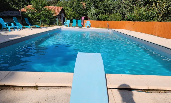 Saint-Germain-dEsteuil Maison | Family home on large plot with private pool
