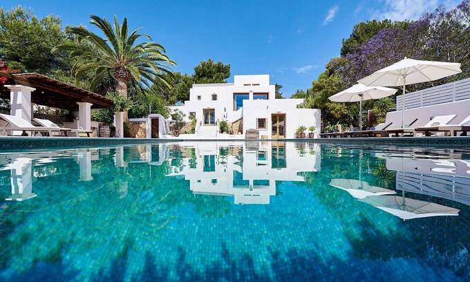Santa Eulalia del Rio Villa | Ferme authentique et familiale avec grande piscine et licence