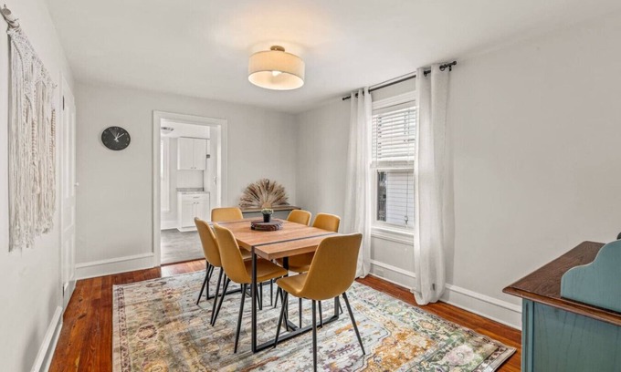 Bala-Cynwyd Appartement | Family Friendly 2 Floor 2 BR Apt [Sunflower Stay]