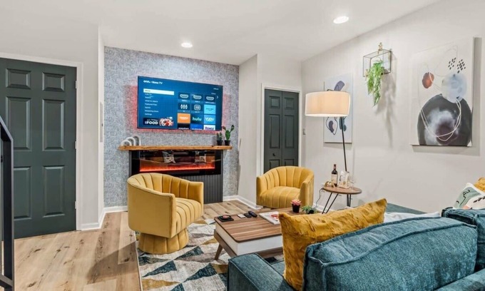Old City Copropriété | Family-friendly 2BR Condo with Free Parking!