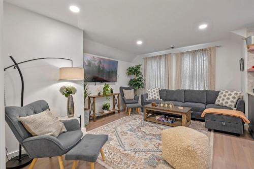 Salem Appartement | Family Friendly 3BD Oasis-Parking, WIFI & Pets OK!