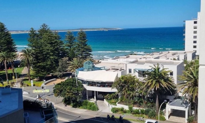 Cronulla Appartement | Family-Friendly 3BR Beachfront Apartment with Ocean Views – Cronulla