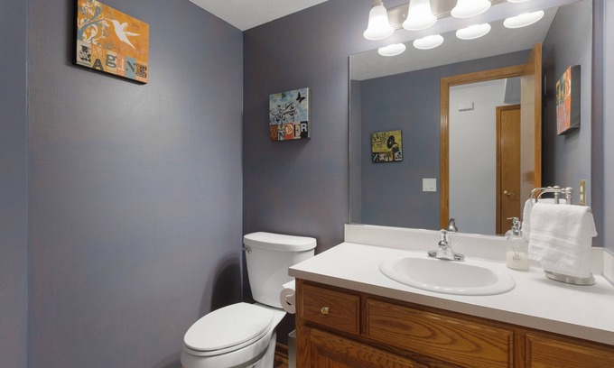 North Central Omaha Maison | Family-Friendly 3BR Home with Easy I-680 Access
