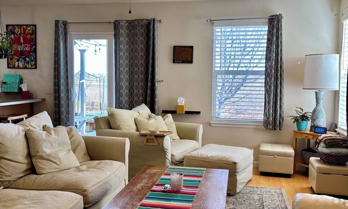 Broomfield Maison | Family Friendly Broomfield House
