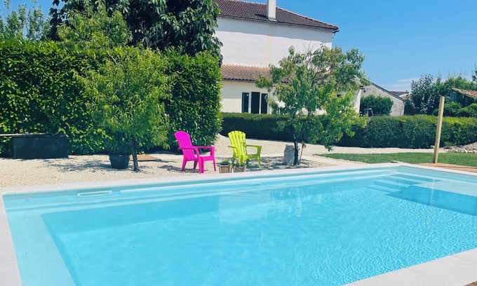 Paille Maison | Family friendly, dog friendly newly renovated farm house based.