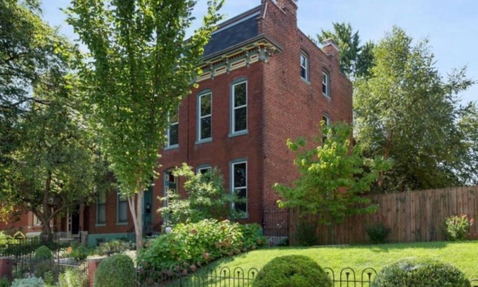 Benton Park Maison | Family-Friendly Getaway for Groups |Sleeps 18| CVH