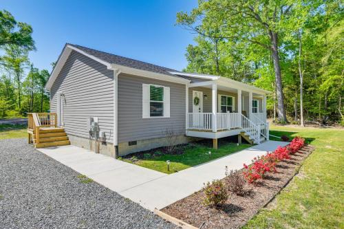 Colonial Beach Maison | Family-Friendly Home with Deck Near Colonial Beach!