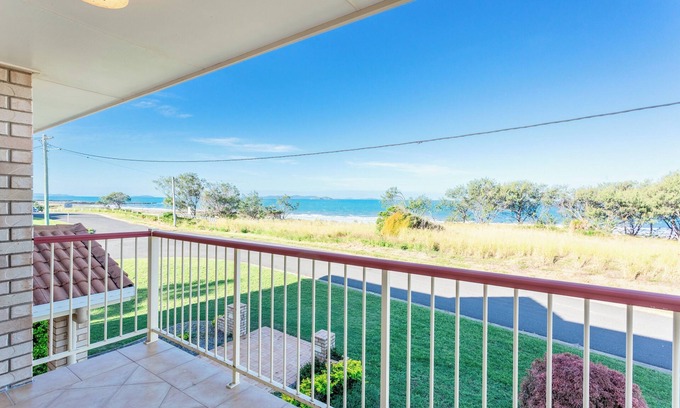 Emu Park Appartement | Family friendly holiday accommodation right across the road from the beach.