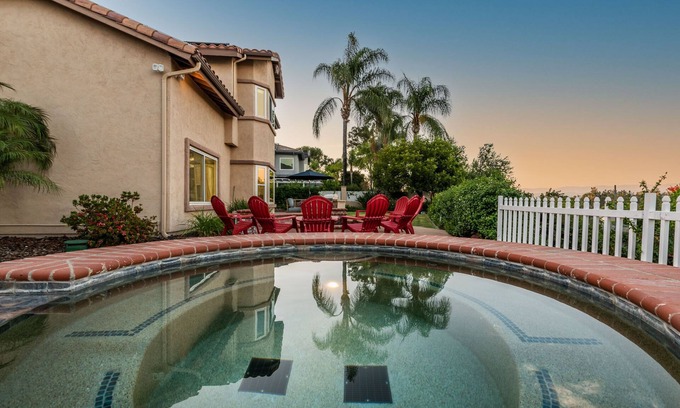 Felicita Maison | Family Friendly Home Away from Home w/ Game room