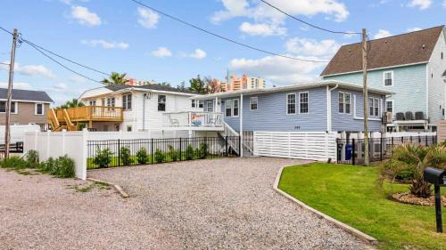 Cherry Grove Beach Maison | Family-Friendly House with Pool Steps from the Sand